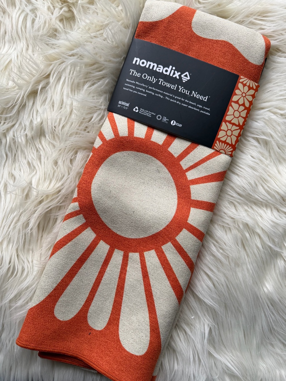 NWT!! Nomadix Original Orange and Cream Towel